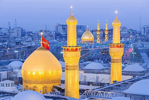 کربلای معلی - نمای زیبا از بین الحرمین - گنبد و  گلدسته حرم های مطهر