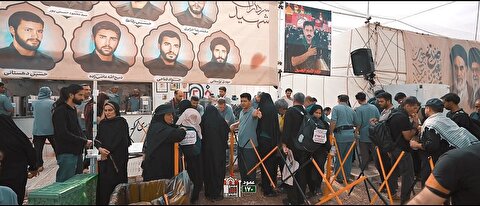 موکب شهدای چادرملو اردکان در عمود ۱۷۰، شبانه‌روز میزبان زائران اربعین است